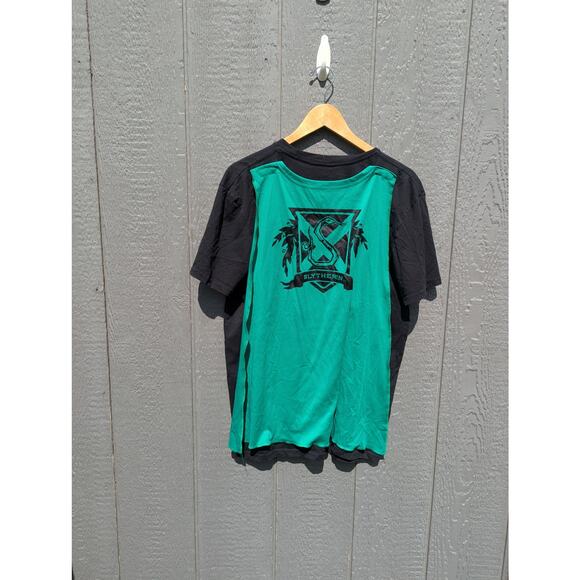 Harry Potter Slytherin T-shirt with cape women's size L nerdy comic con - Picture 4 of 6